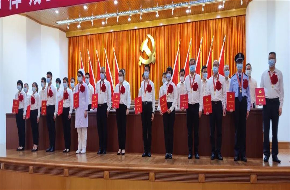 新明珠黨委書記陳先輝榮獲“100名禪城區優秀共產黨員”榮譽稱號